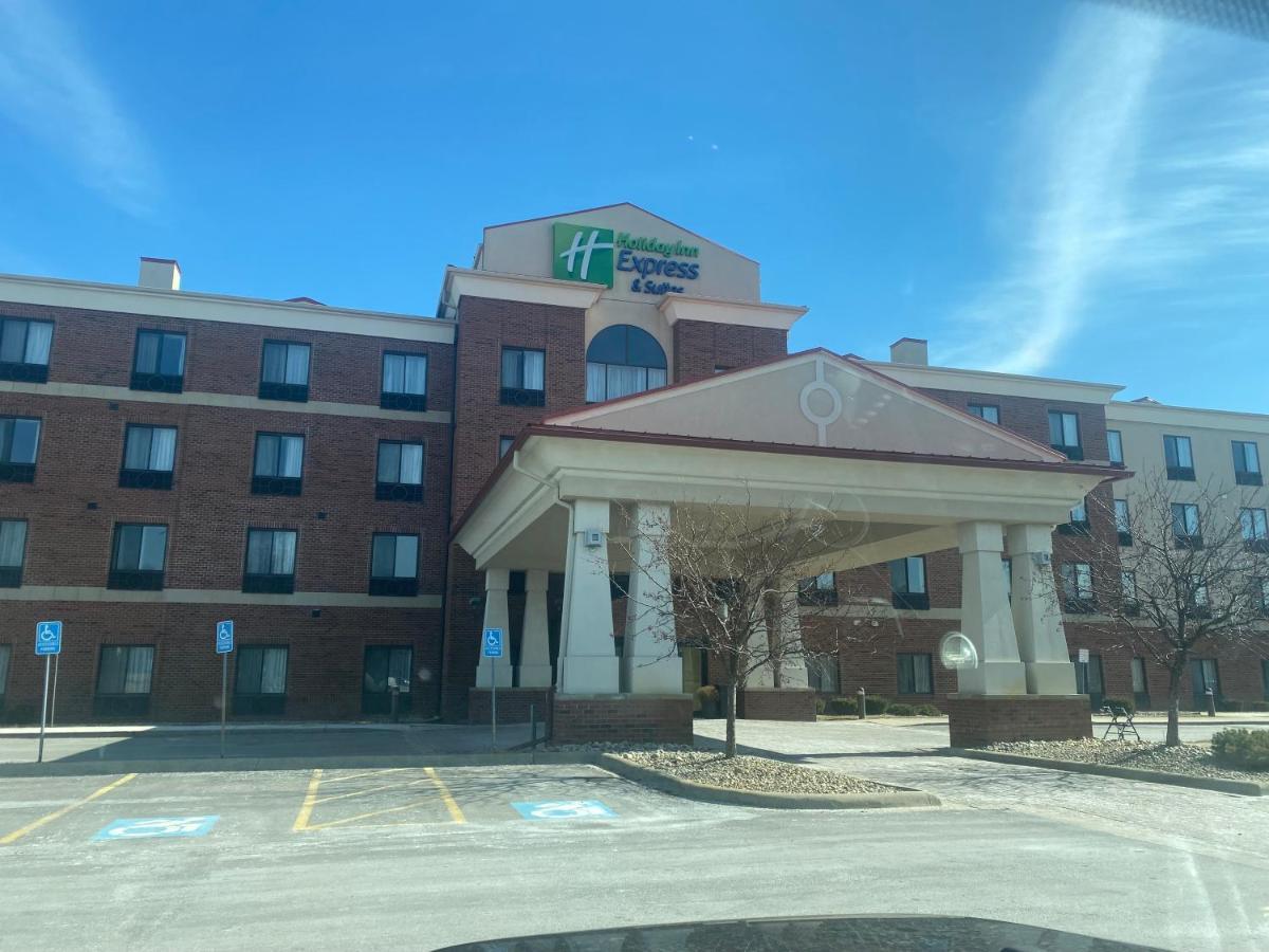 Holiday Inn Express And Suites Detroit North-Troy By Ihg Exterior foto